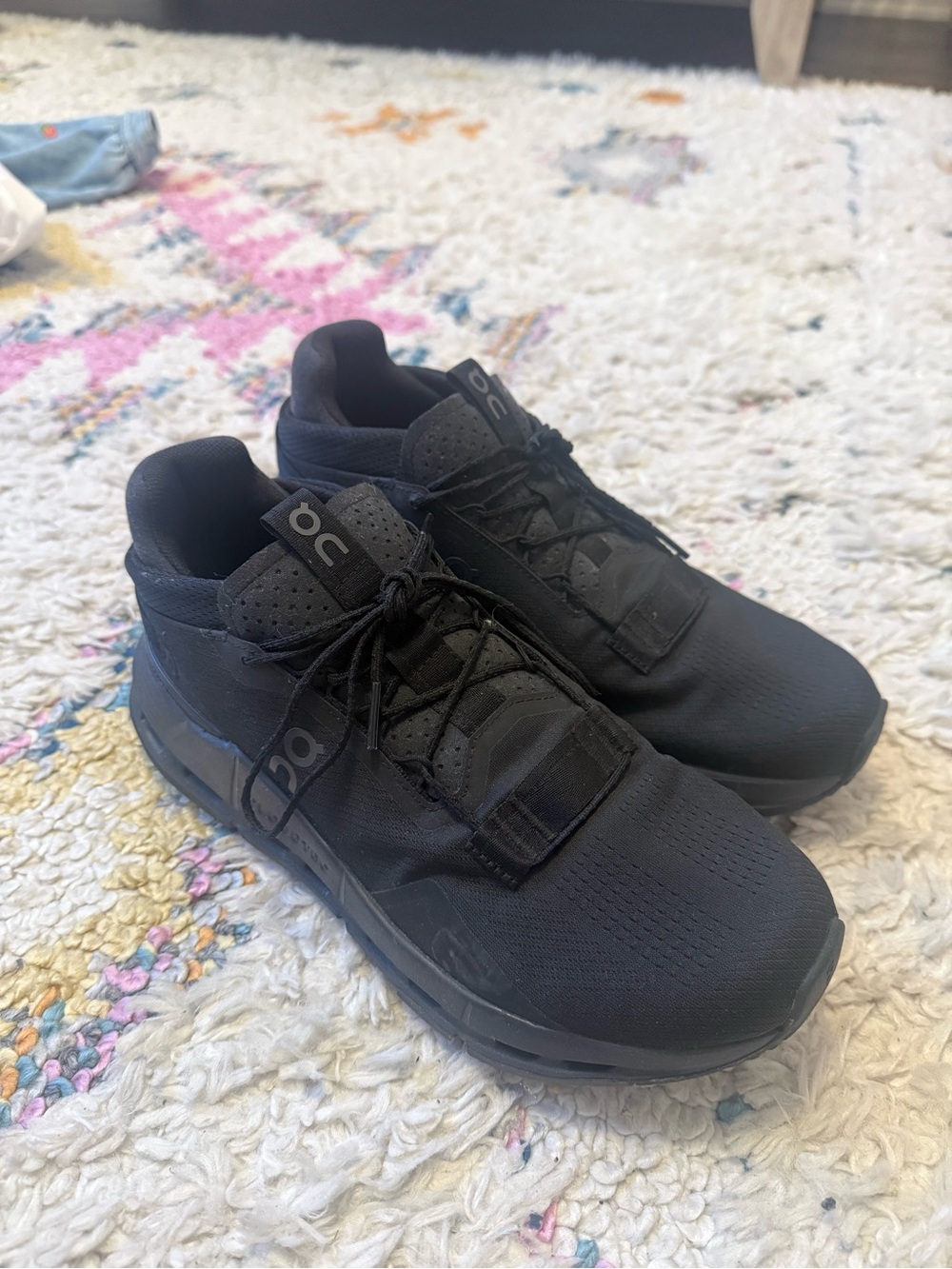 On Cloud Women Size 9 worn twice